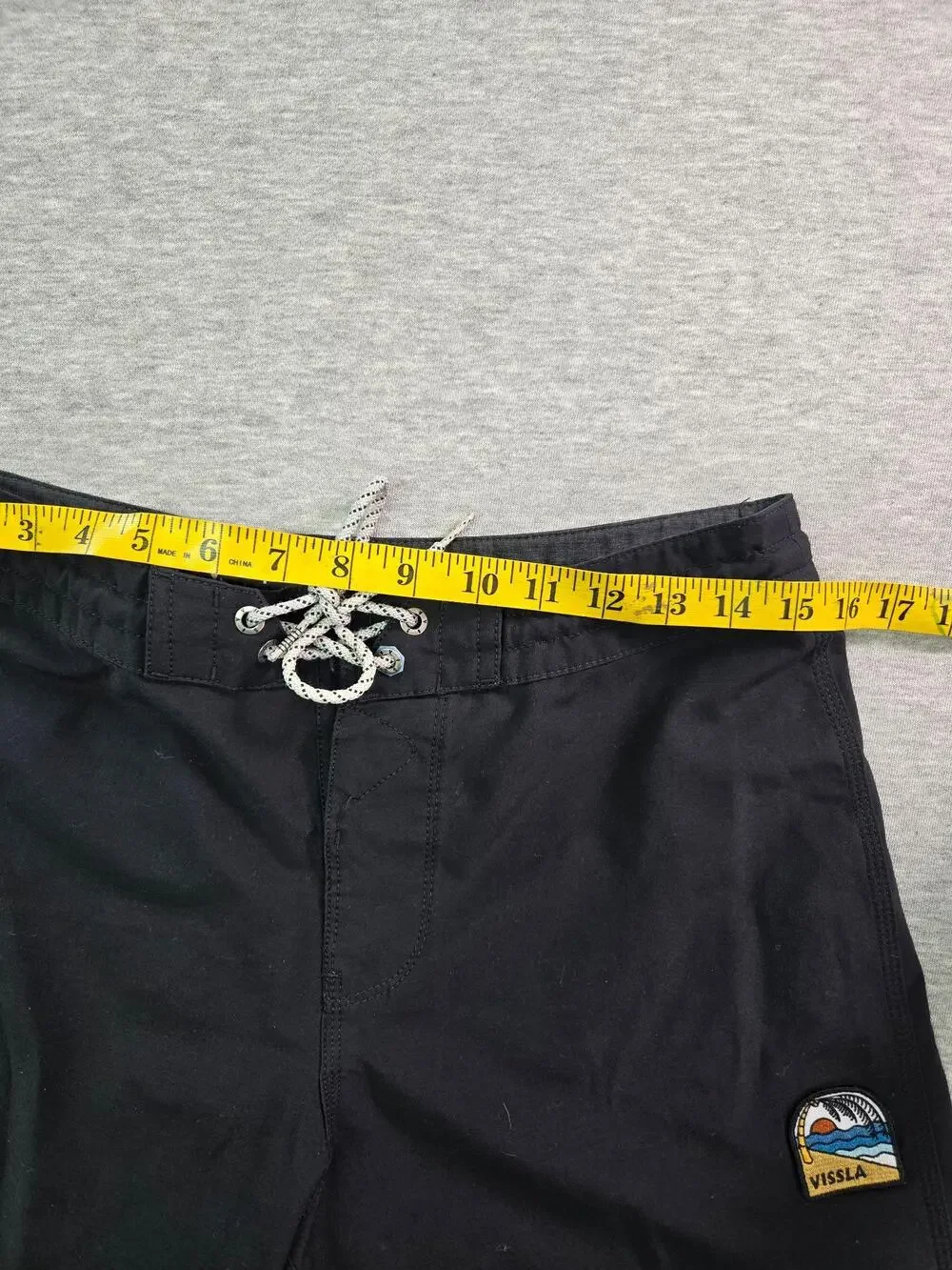 Vissla Shorts Mens 30 Black Board Swim Trunks Quick Dry Stretch Surf Pockets